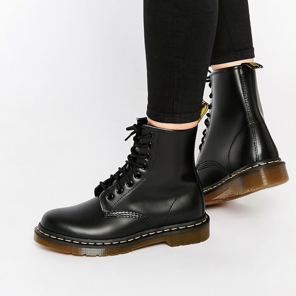 dr martens 1460 women's smooth leather lace up boots